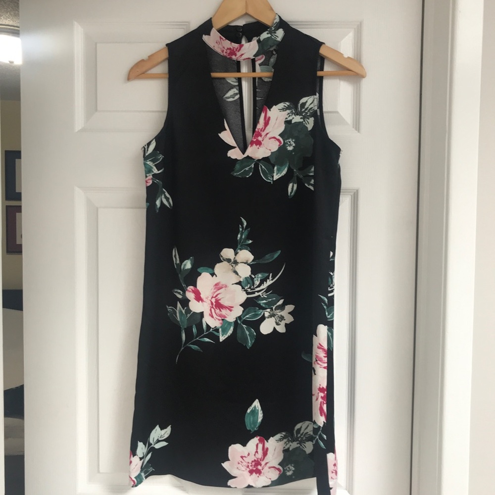 DYNAMITE FLORAL SUMMER DRESS